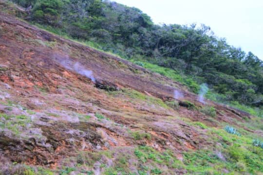 このあたりでは地熱が地上に近いです