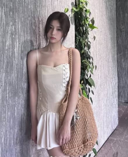 カン・ヘウォンのエロいパンチラ画像