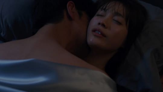 中村ゆりか　おっぱい