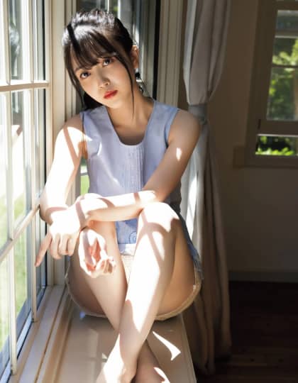 久保史緒里 おっぱい