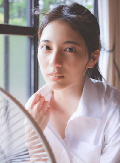 小坂奈緒 おっぱい