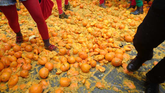 潰れたオレンジ