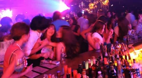 ハプニングバーの画像