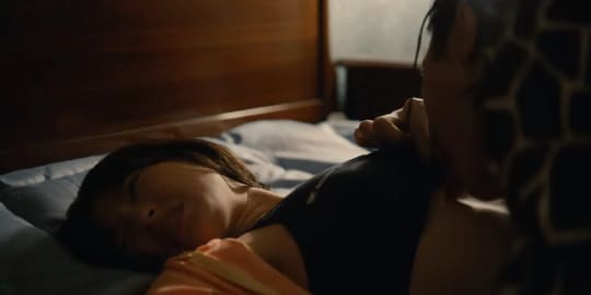 女性芸能人濡れ場シーン