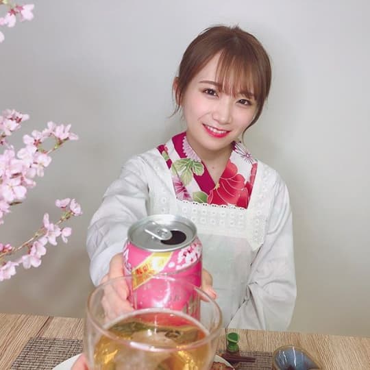 秋元真夏 おっぱい