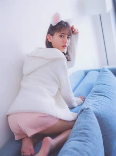 小坂菜緒 おっぱい