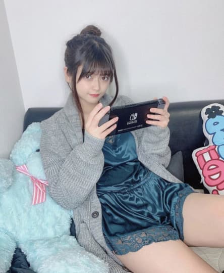 景井ひなのエロい乳首がエッチ