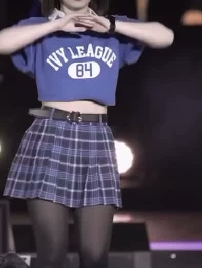 カン・ヘウォンのエロいパンチラ画像