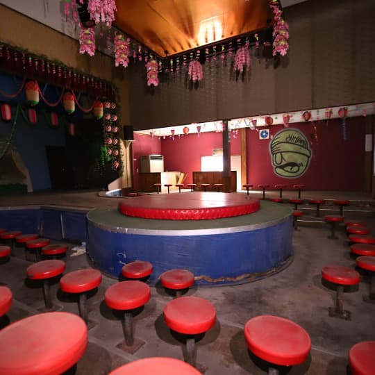 ストリップ劇場