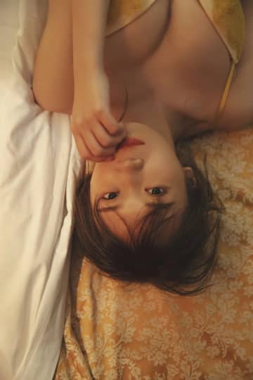 秋元真夏 おっぱい