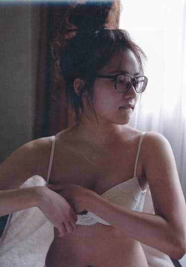 入山杏奈 おっぱい