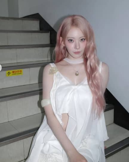 SAKURA(宮脇咲良) おっぱい