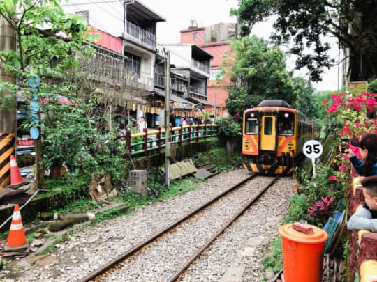 十分　ランタン　電車