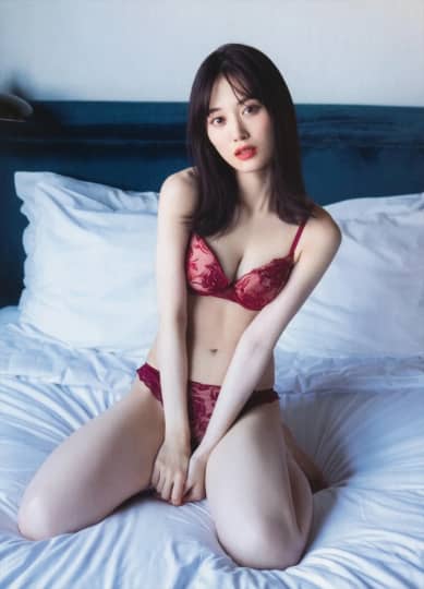 山下美月 おっぱい