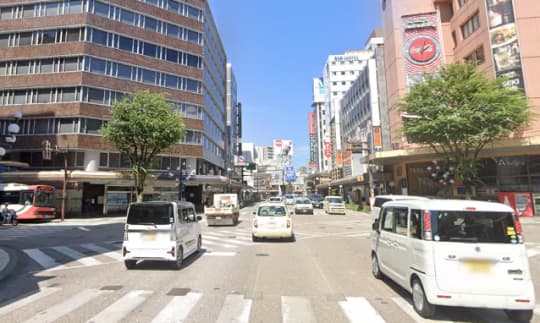 北國銀行片町支店前の交差点