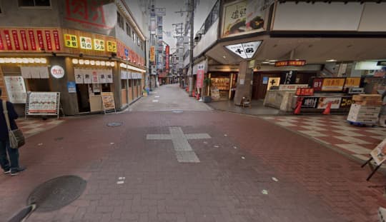 東梅田駅近くの十字路