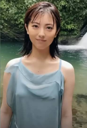 Bカップ 芸能人