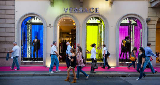 versace via montenapoleone