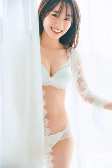 守屋麗奈 おっぱい