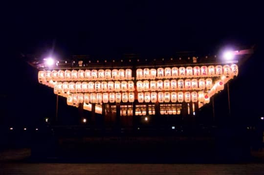 夜の八坂神社 