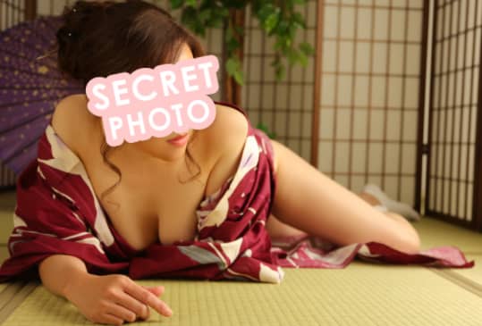 和服姿の美女