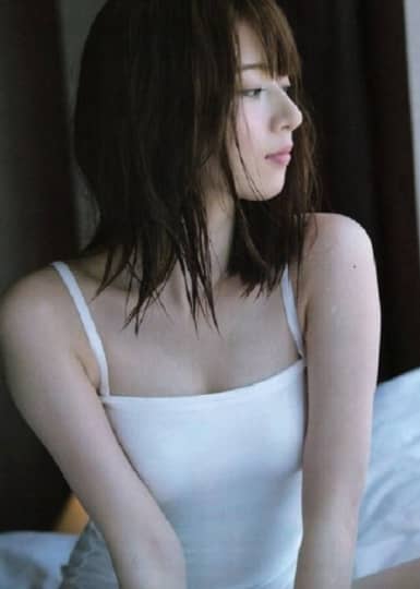 橋本奈々未 おっぱい