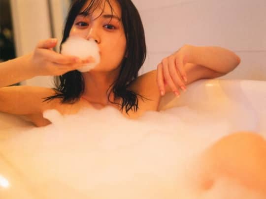 山下美月　おっぱい