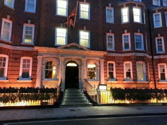 どうやらこのマンションの様だ