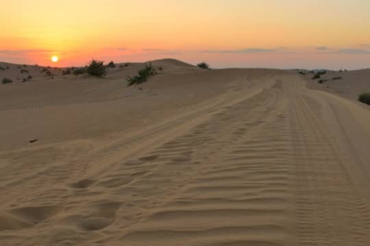 砂漠の夕日