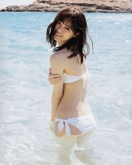 西野七瀬 おっぱい