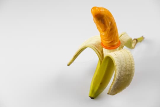 バナナにコンドームを被せた画像