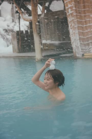 秋元真夏 おっぱい