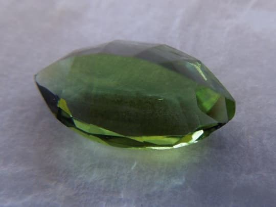 トルマリンのニセモノ（ガラス）