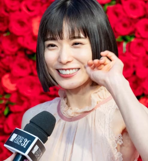  松岡茉優 おっぱい