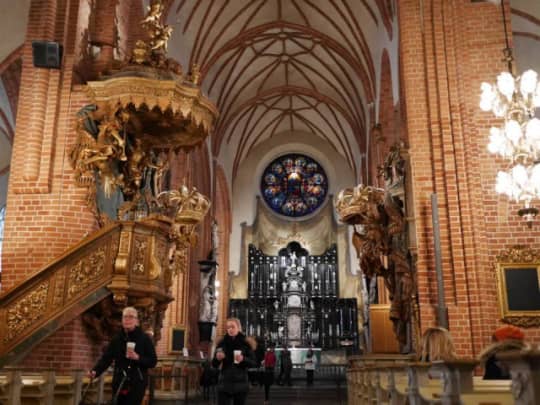 ガムラスタン大聖堂の内装