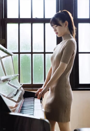 岩本蓮加 おっぱい
