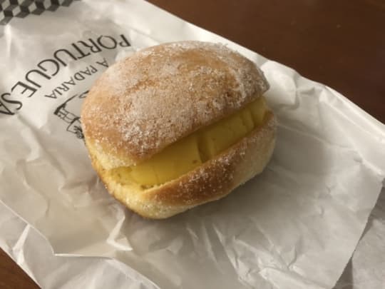 クリーム入り揚げパン