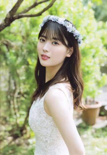 岩本蓮加 おっぱい
