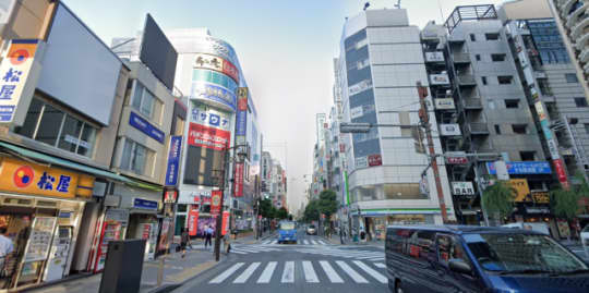 ニュー新橋ビル前