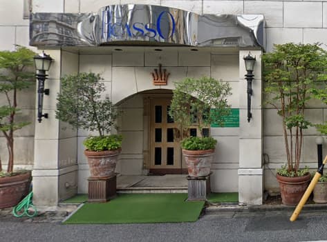 ピカソの店舗前