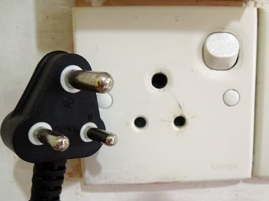 B3タイプのコンセントとコンセントプラグ