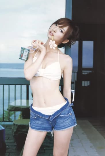 篠田麻里子 水着