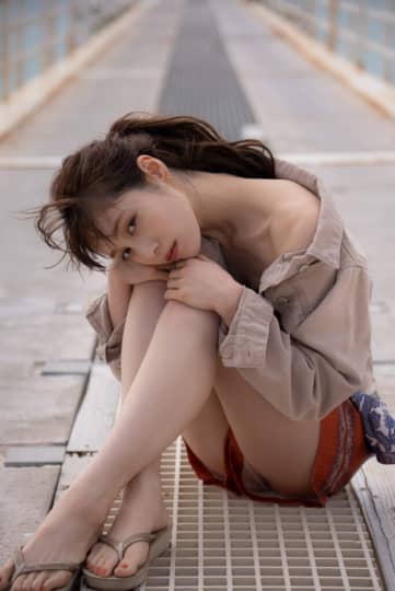 中村ゆりか おっぱい