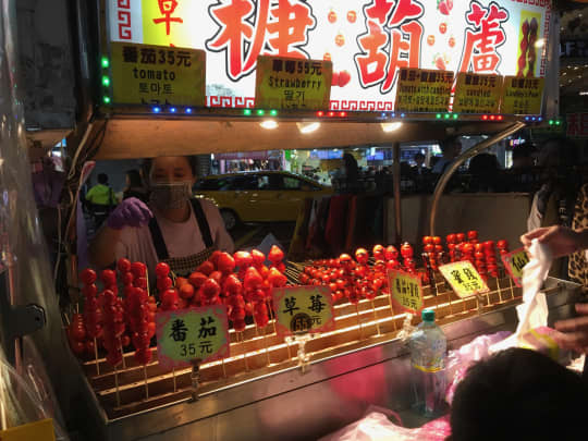 りんご飴ではなく、トマト飴