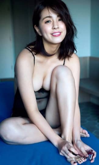 柳ゆり菜 おっぱい