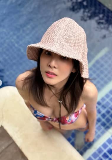 2NE1 流出