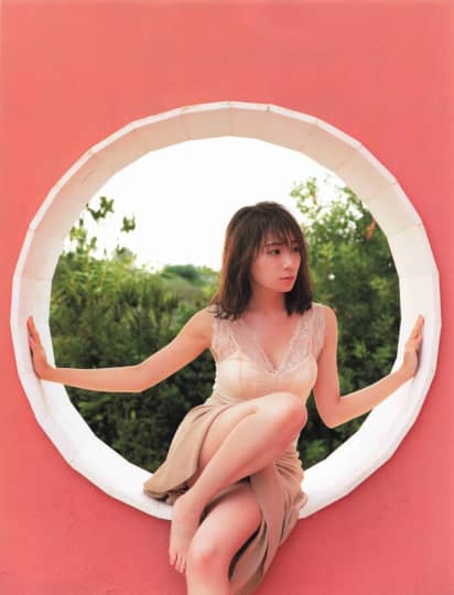 秋元真夏 おっぱい