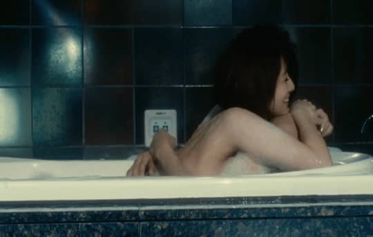 女性芸能人濡れ場シーン