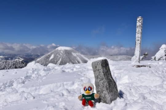 北横岳山頂にて・松本山雅のキャラクターで記念撮影