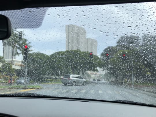 雨のアラモアナセンター